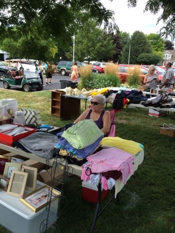 IMG_3642.jpg yard sale 2
